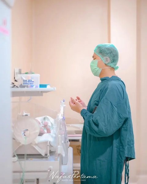 Potret Clarissa Putri Melahirkan