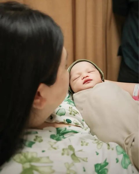 Potret Clarissa Putri Melahirkan