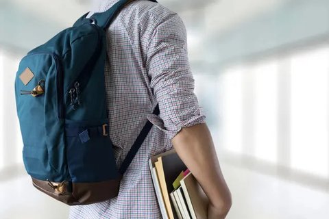 Ilustrasi tas punggung, tas ransel. (Photo by lisboa ind. on Unsplash)