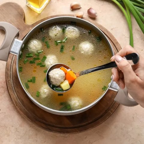 Ilustrasi bakso/copyright freepik.com/Jcomp