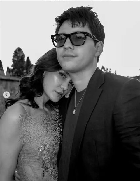 Potret romantis Maxime Bouttier temani Luna Maya jadi bridesmaid di Italia. [IG: @lunamaya]