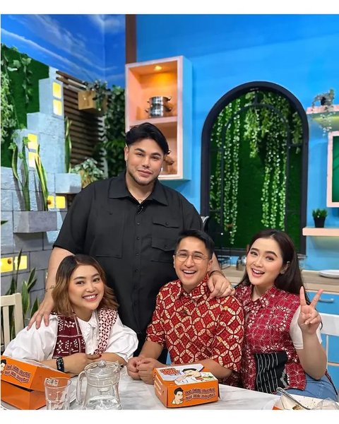 Mpok Alpa bersama Raffi Ahmad dan Irfan Hakim. [IG: @raffinagita1717]