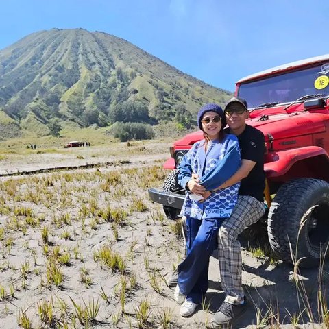 Potret Ajie Darmaji Suami Mpok Alpa yang Setia Mendampingi. (Sumber: Instagram/jie.langit)