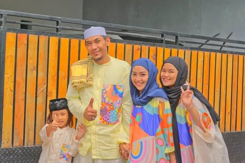 Potret Mendiang Mpok Alpa dan Keempat Buah Hatinya (Foto: Instagram @nina_mpokalpa)