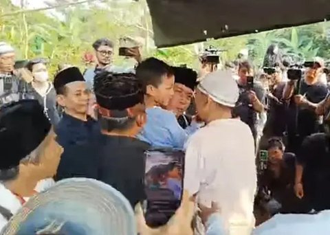 Prosesi Pemakaman Mpok Alpa