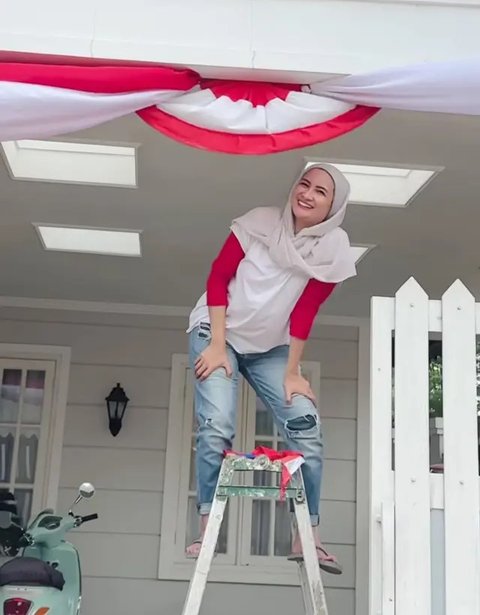 Outfit Merah Putih Hijab Artis (IG/@citraciki)