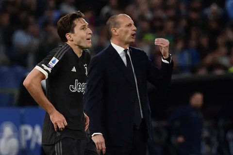 Selebrasi Federico Chiesa usai mencetak gol bagi Liverpool ke gawang Bournemouth di Anfield, Sabtu (16/08/2025) dini hari WIB. (AP Photo/Ian Hodgson).