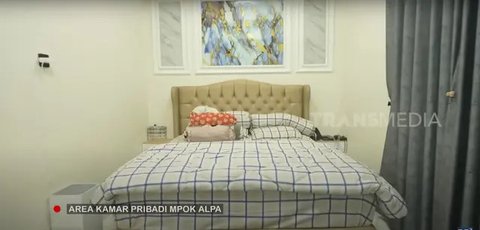 6 Foto Kamar Tidur Mpok Alpa dan Suami, Tampilan Elegan dengan Sentuhan Unik (sumber: YouTube TRANS7 OFFICIAL)