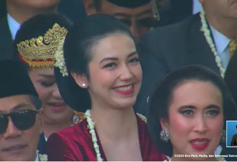 Wulan Guritno di upacara peringatan HUT ke-80 RI. (dok. Screenshoot Youtube Sekretariat Presiden)
