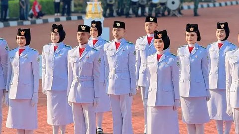 Momen anak Denny Cagur jadi Paskibraka Provinsi Banten. [IG: @dennycagur]