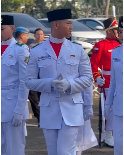 Momen anak Denny Cagur jadi Paskibraka Provinsi Banten. [IG: @dennycagur]