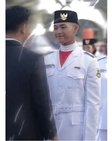 Momen anak Denny Cagur jadi Paskibraka Provinsi Banten. [IG: @dennycagur]