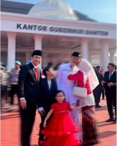 Momen anak Denny Cagur jadi Paskibraka Provinsi Banten. [IG: @dennycagur]
