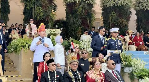 Titiek Soeharto mengenakan busana adat Lampung saat menghadiri upacara HUT ke-80 RI di Istana Merdeka, Jakarta, 17 Agustus 2025. (dok. pribadi)
