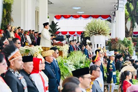 Titiek Soeharto mengenakan busana adat Lampung saat menghadiri upacara HUT ke-80 RI di Istana Merdeka, Jakarta, 17 Agustus 2025. (dok. pribadi)