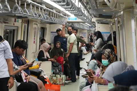 Stasiun-stasiun tersebut adalah Stasiun Dukuh Atas, Setiabudi, Rasuna Said, Kuningan, Pancoran, Cikoko, Ciliwung, Cawang, TMII, Kampung Rambutan, Ciracas, Harjamukti, Halim, Jatibening Baru,