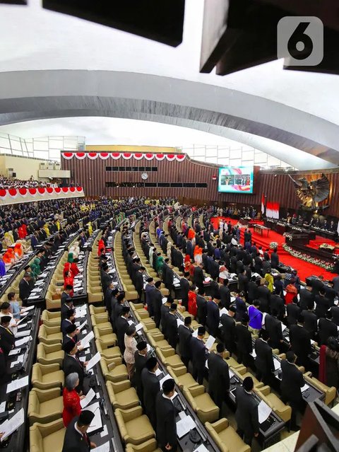 Pelantikan dan pembacaan sumpah dan janji anggota DPR periode 2024-2029, Selasa (1/10/2024). (tangkapan layar youtube DPR RI)
