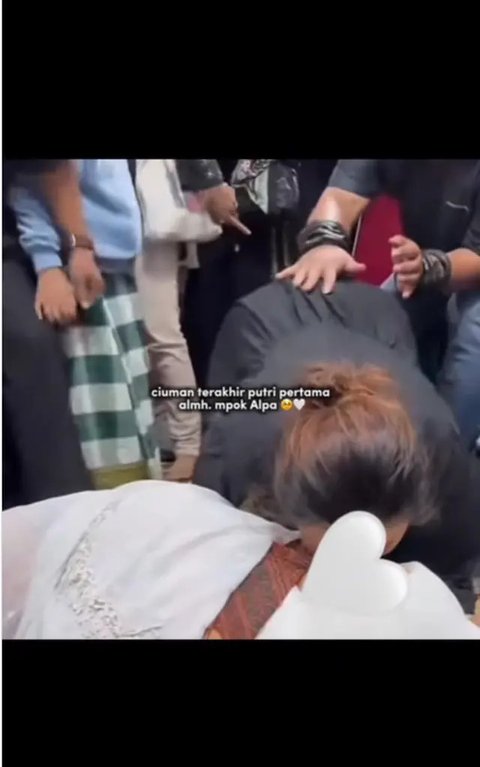 Curhatan Pilu Sherly, Anak Sulung Mpok Alpa: Janji Wisuda dan Kondisi Terkini Pasca Kepergian Ibunda (sumber: Instagram/_mrshrlynaaa)