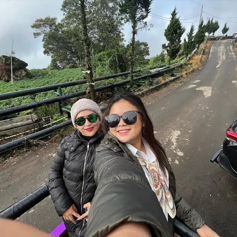 Curhatan Pilu Sherly, Anak Sulung Mpok Alpa: Janji Wisuda dan Kondisi Terkini Pasca Kepergian Ibunda (sumber: Instagram/_mrshrlynaaa)