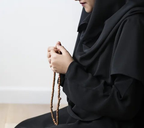 Simak tata cara sholat istikharah dan berbagai manfaatnya! (pexels.com/Thirdman).