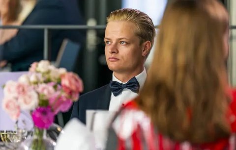 Marius Borg Hoiby bersama ibunya Putri Mahkota Norwegia Mette-Marit. (Dok. Lisa Aserud/NTB via AP)