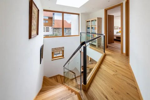 Desain Dalam Rumah Minimalis 2 Lantai Sederhana di Kampung