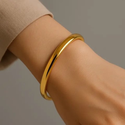 8 Model Gelang Emas 24 Karat 5 Gram yang Lagi Tren, Mewah Tapi Simpel untukSehari-Hari (sumber:AI)