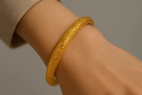 8 Model Gelang Emas 24 Karat 5 Gram yang Lagi Tren, Mewah Tapi Simpel untukSehari-Hari (sumber:AI)