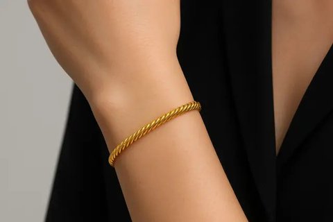 7 Model Gelang Tennis Emas 24 Karat 5 Gram Tanpa Batu Permata, Tampilan Ringan dan Tetap Stylish (sumber:AI)