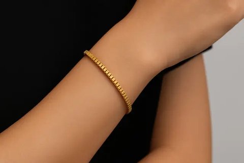 7 Model Gelang Tennis Emas 24 Karat 5 Gram Tanpa Batu Permata, Tampilan Ringan dan Tetap Stylish (sumber:AI)