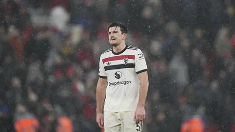 Pemain Manchester United, Harry Maguire melakukan selebrasi setelah mencetak gol ke gawang FC Copenhagen pada laga Grup A Liga Champions 2023/2024 di Old Trafford, Manchester, Inggris, Rabu (