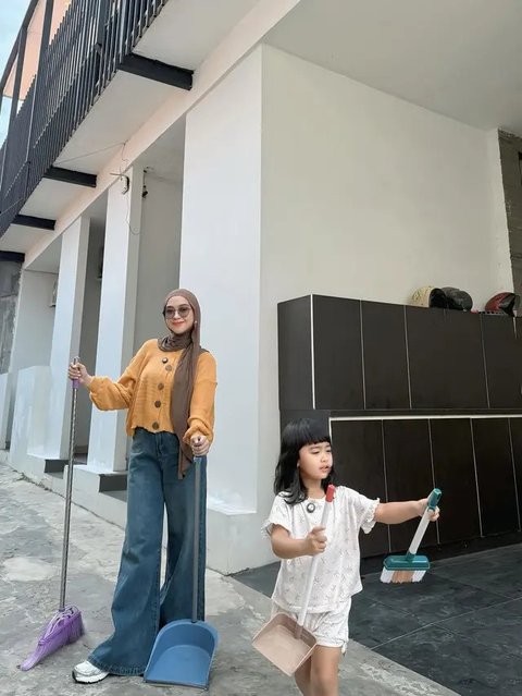 Anak Artis yang Punya Aset sejak Kecil (Foto: Instagram @riaricis1795)