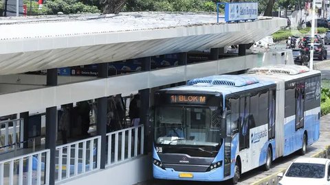 Penambahan rute juga untuk mengakomodir pengguna angkutan umum. (Liputan6.com/Angga Yuniar)