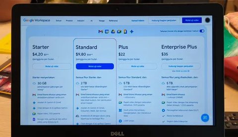 Intip cara terbaik untuk menjaga keamanan dan privasi di media sosial, agar kamu terhindar dari pencurian data pribadi. (Sumber: Freepik/pikisuperstar)
