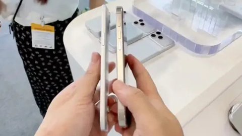 Penampakan iPhone 17 Air dengan Bodi Lebih Tipis dan Kamera Unik, Seperti Apa? (Doc: Front Page Tech | @zellzoi)