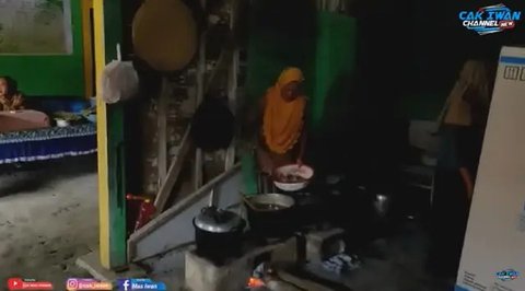 Dapur Rumah Sederhana Pratama Arhan di Blora (Foto: YouTube Cak Iwan Channel New)