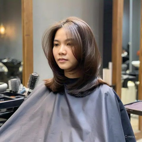 Model Rambut Layer untuk Ibu-Ibu Usia 30--40 Tahun (created by AI)