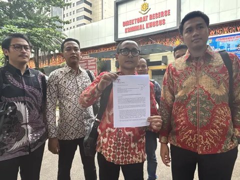 Ahli Waris Seniman Indonesia, Benyamin Sueb, menyambangi Polda Metro Jaya, Kamis (28/8/2025). (Liputan6.com/Ady Anugerahadi)