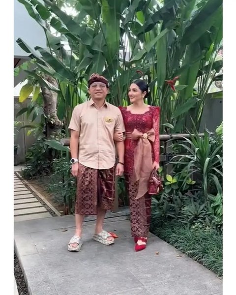 Keluarga Hermansyah di nikahan kakak Sarah Menzel. [IG: @ashanty_ash]
