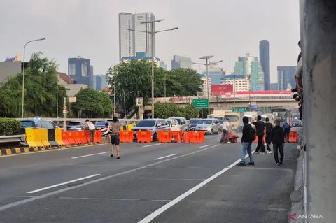Demonstrasi di depan Gedung DPR RI, Jakarta, Jumat (29/8/2025) berlangsung ricuh.