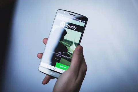Spotify mengumumkan akan memisahkan tombol Play dan Shuffle untuk para pelanggan Premium. (Dok: Spotify).