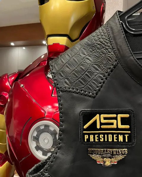 Patung Iron Man koleksi Ahmad Sahroni. [IG: @ahmadsahroni88]