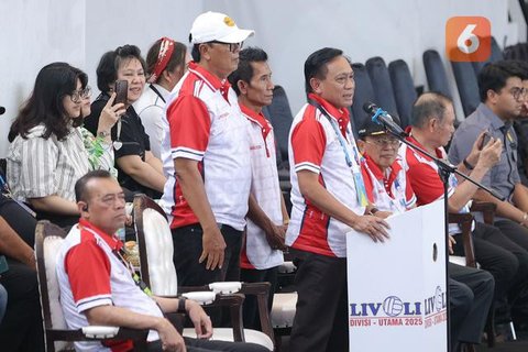 Pertandingan pembuka Livoli Divisi Utama 2025 putaran reguler pertama di GOR Nambo, Tangerang, Banten yang mempertemukan Bank Jatim vs Kharisma Premium. (Muhammad Iqbal Ichsan/Bola.com)