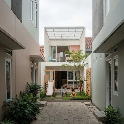 Desain Rumah Minimalis Ramah Anak di Gang Sempit. (Foto: Gemini AI)