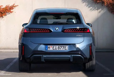 BMW iX3 2026 hadir sebagai SUV listrik pertama keluarga Neue Klasse dengan desain modern dan futuristi (BMW)