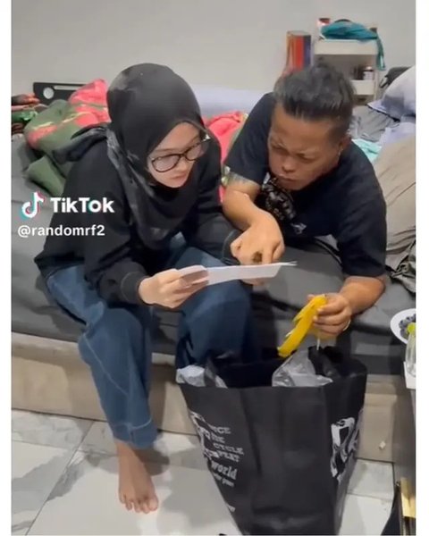 Potret kondisi Sule yang dikabarkan sakit, dijenguk Putri Delina. [IG: @putridelinaa]