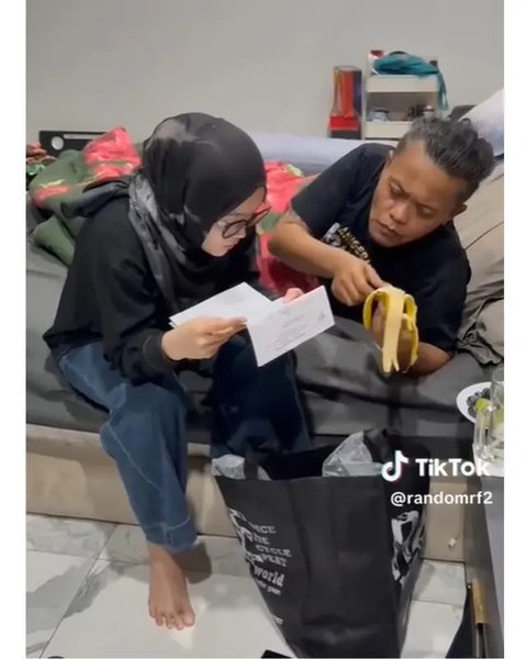 Potret kondisi Sule yang dikabarkan sakit, dijenguk Putri Delina. [IG: @putridelinaa]