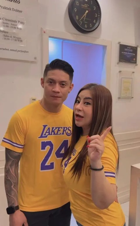 Potret Anisa Bahar dengan Suami Barunya (instagram.com/anisa_bahar_new)