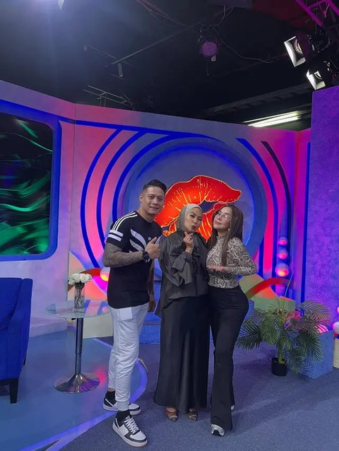 Potret Anisa Bahar dengan Suami Barunya (instagram.com/anisa_bahar_new)