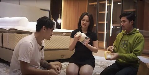 6 Potret Kamar Tidur Happy Asmara dan Gilga Sahid, Nyaman dan Penuh Kehangatan (sumber: YouTube/GH Family)